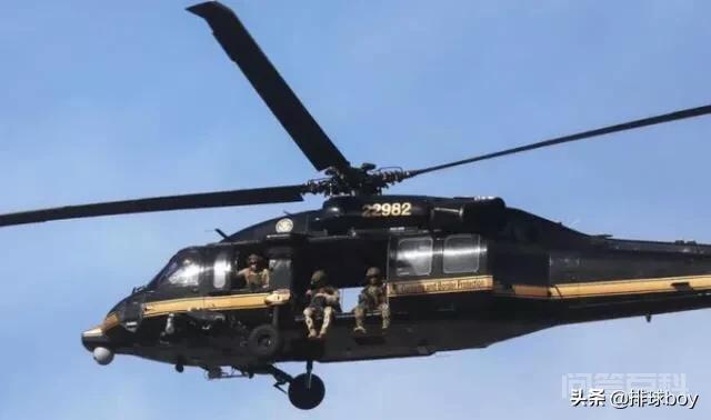 如何看待美国一架监视抗议者的直升机被加拿大发射的激光反复击中？,第2张