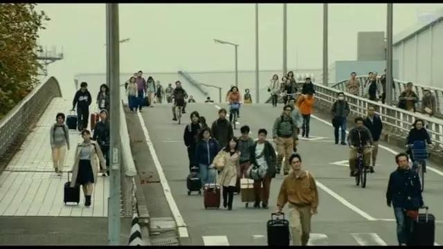 釜山行电影情节,有什么和《釜山行》一样探讨人性的电影或短片？,第21张
